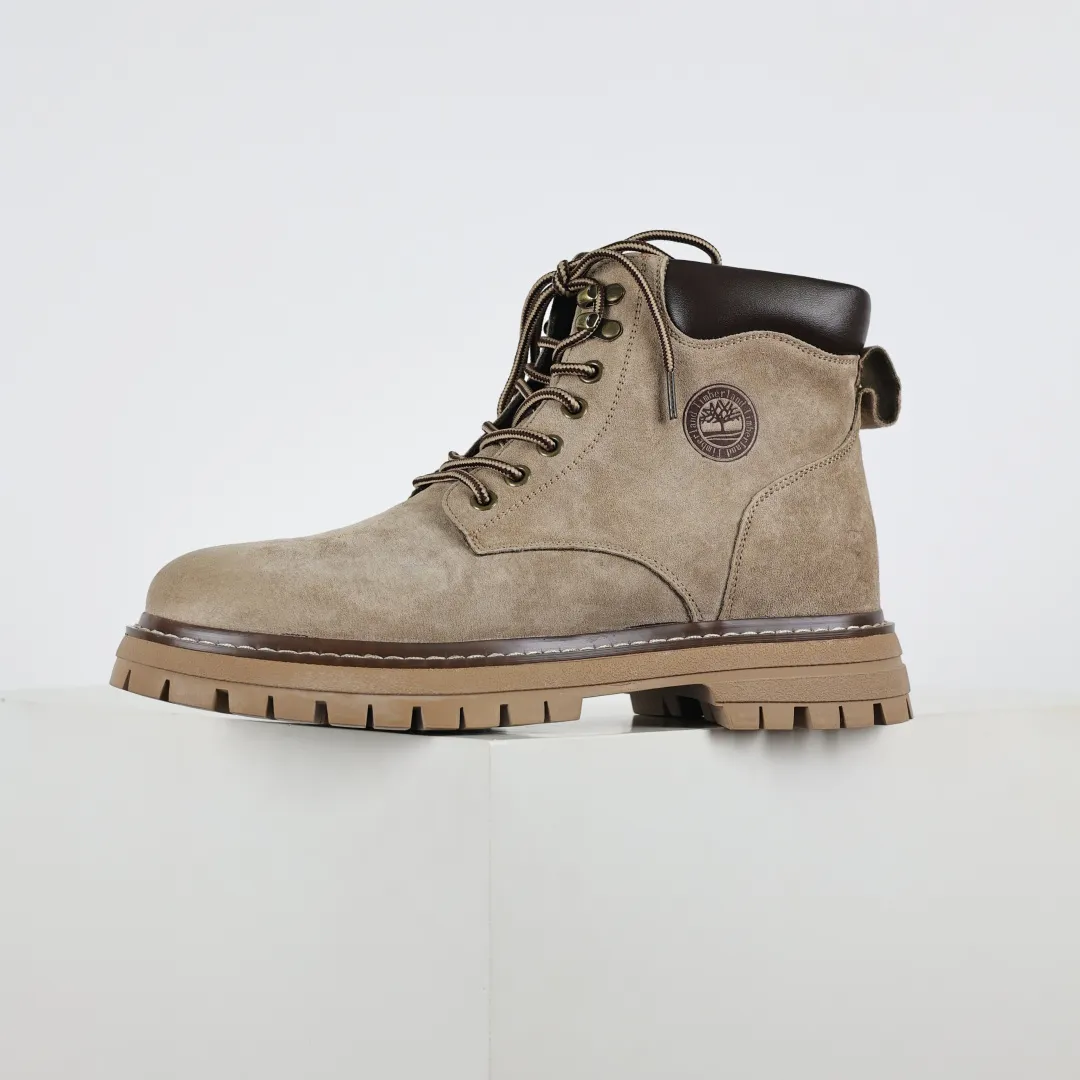 The price tag is 💰620. The core recommendation is good price. Timberland outdoor high-top casual rhubarb boots series #Guangdong Dachang quality. Original box and original packaging. Fashionable and trendy matching. The fabric is made of Italian 🇮🇹 top-grade frosted fine-grained cowhide. It is paired with anti-odor and anti-corrosion genuine leather latex insoles. The outsole and hardware are all made from original factory raw materials. The same process as the original Goodyear, never open the glue. Good products do not kill pigs. Exclusive launch on the entire network. The quality is beyond doubt. The complete set of official website unified packaging gives you a perfect wearing experience. It is of high quality and durable. A must-have for sportsmen. Specially designed to treat those who are not handsome. High-quality and first-class foot feel. Specially designed for cold protection and outdoor use this winter. Casual matching for daily use. Size: 38 39 40 41 42 43 44 (leather shoe size)